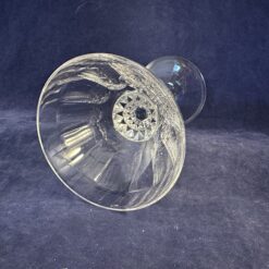 Kristalunie Maastricht rijnwijnglas ontworpen door Jan Eisenloeffel 1927-28. Hoog 14 cm, Ø 8,2 cm. - Afbeelding 2