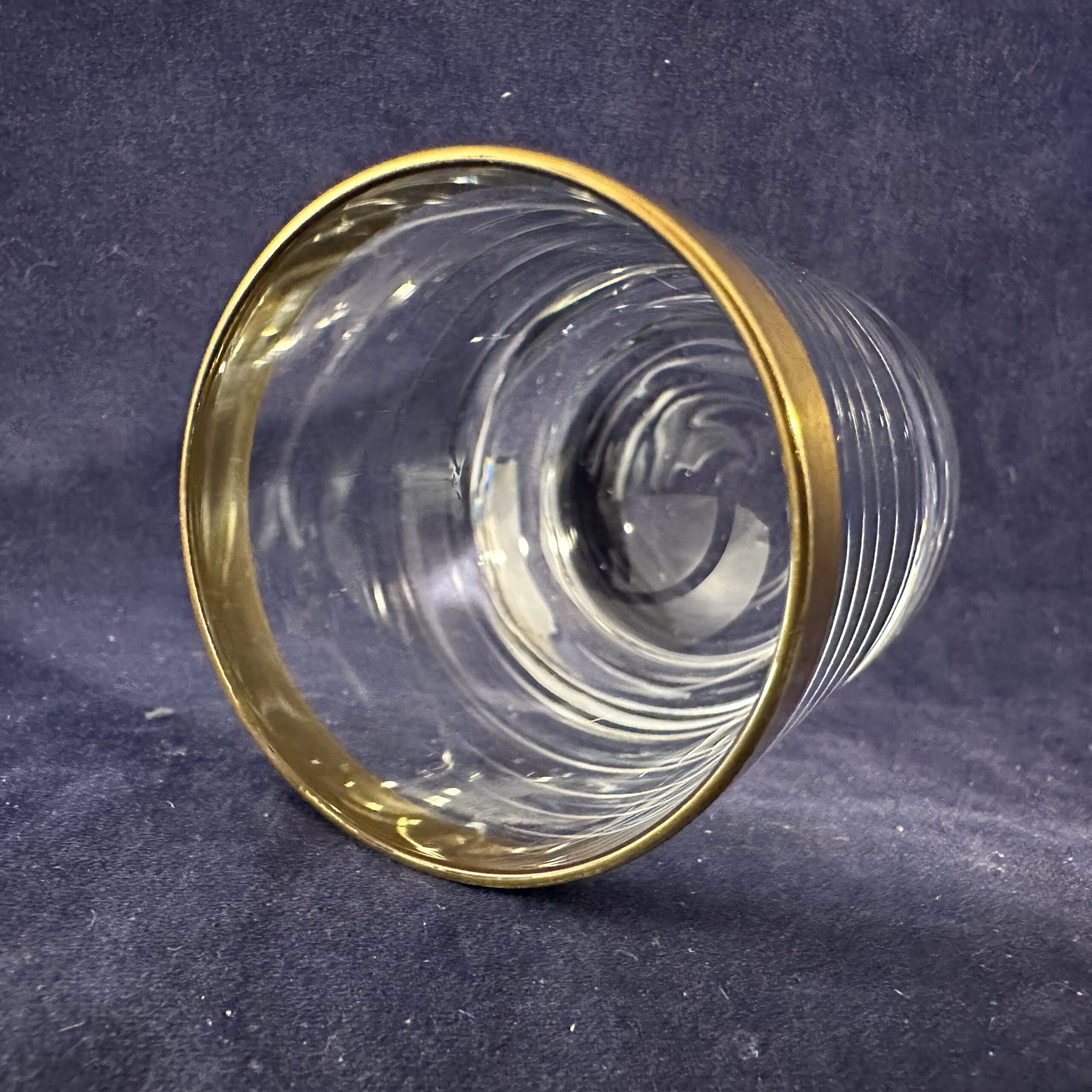 Set van 3 borrelglaasjes met gouden rand, hoog 5,5 cm., Ø 4 cm. - Afbeelding 2