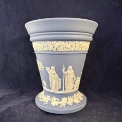 Wedgwood Jasperware lichtblauw vaasje hoog 12,3 cm Ø 10,8 cm - Afbeelding 2
