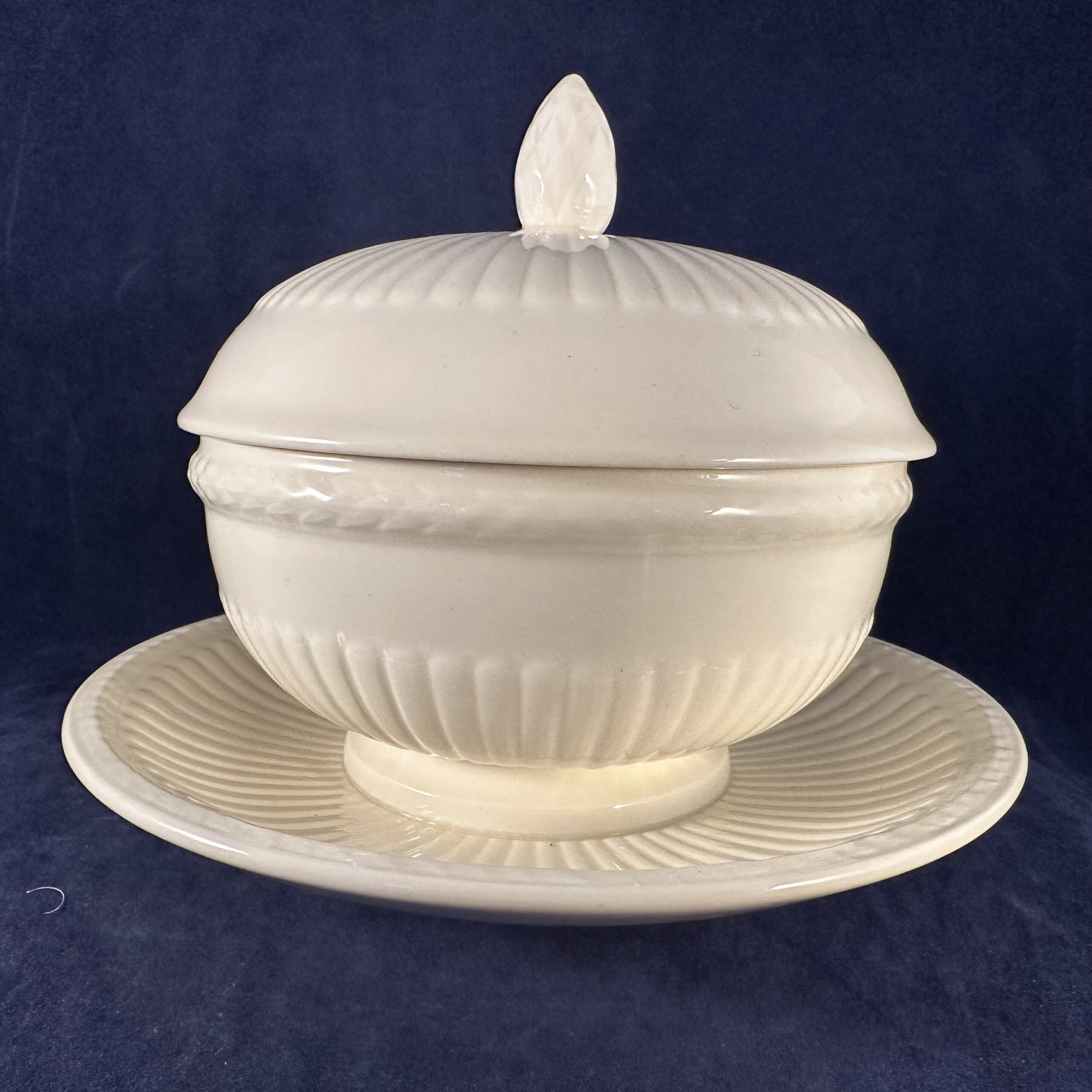 Zeldzame ronde Wedgwood Edme botervloot Ø12 cm hoog 12,5 cm met deksel