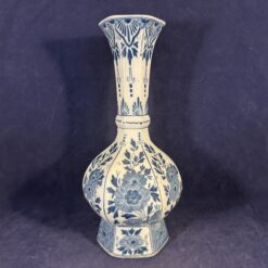 Delfts blauw vaasje hoog 21 cm