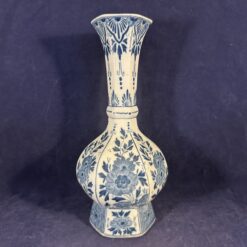 Delfts blauw vaasje hoog 21 cm