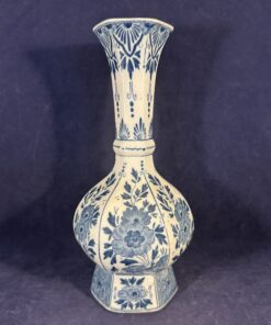 Delfts blauw vaasje hoog 21 cm