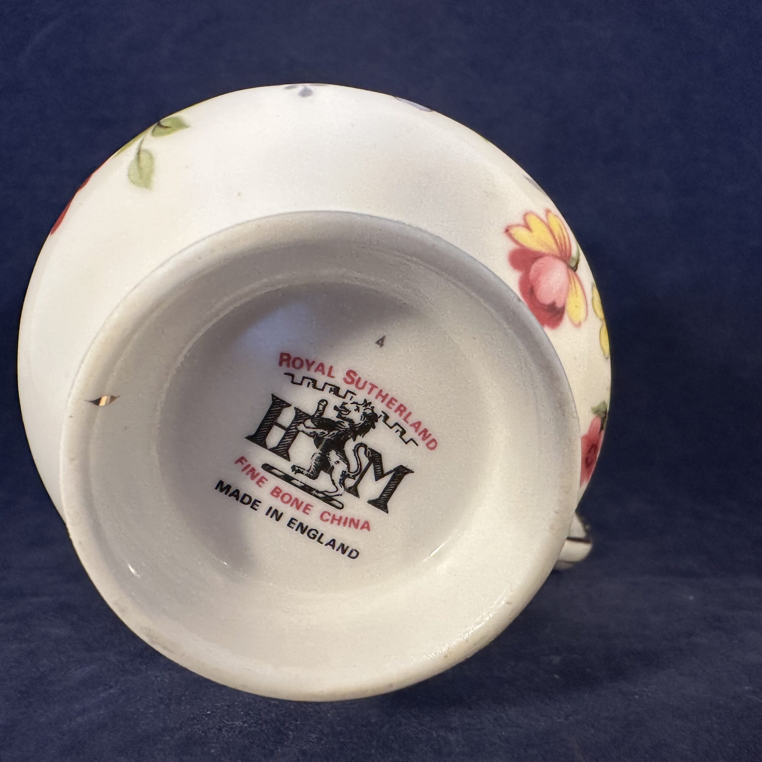 Royal Sutherland kop en schotel met rozenboeket hoog 7,5 cm, Ø 7,5 cm - Afbeelding 4