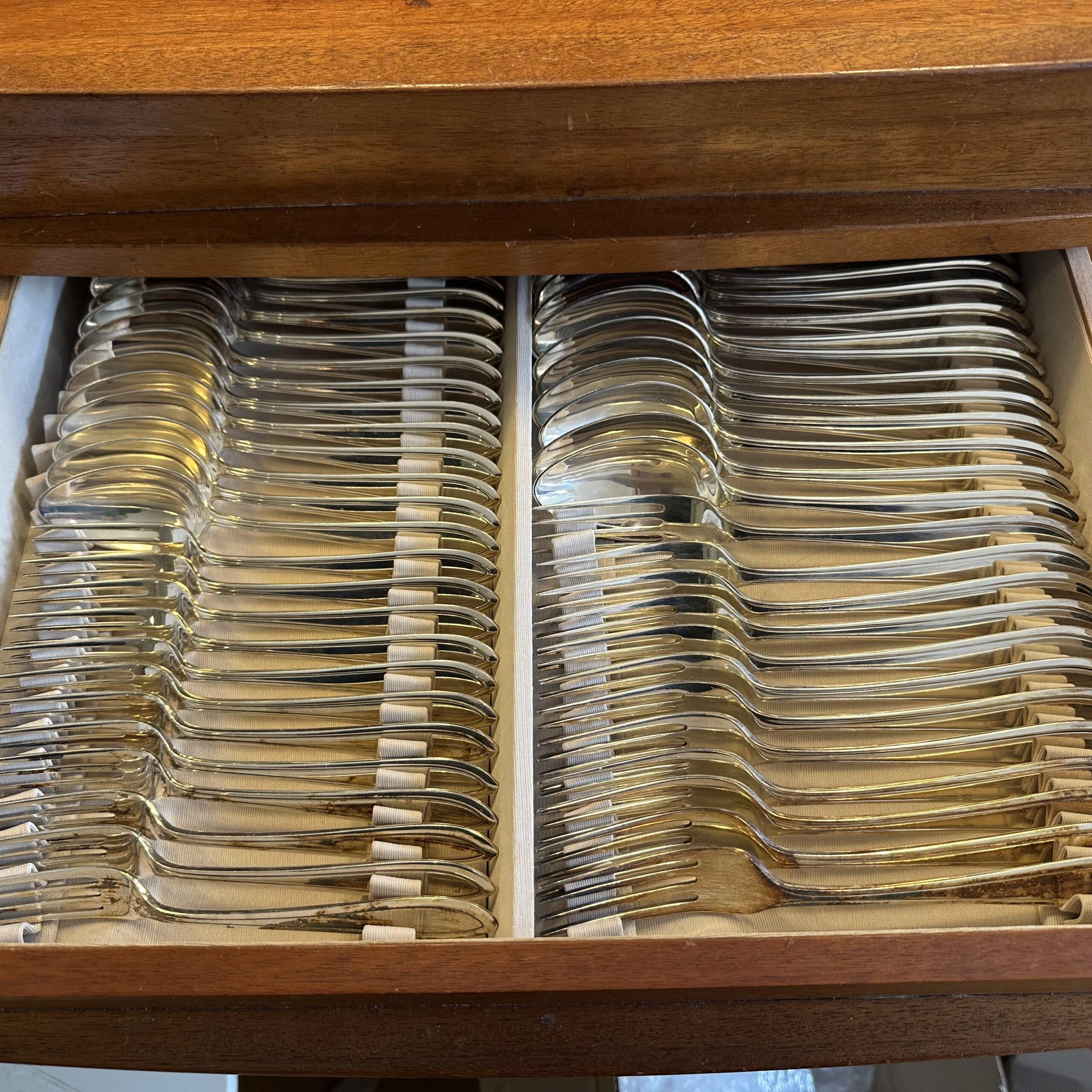 Ladekastje met 3 lades waarin 12 persoonspuntfilet verzilverd bestek ( Kempen en Begeer/ Keltum) - Afbeelding 5