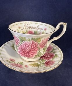 Royal Albert Flower of the month series herenkop en schotel 'November' hoog 7,8 cm, Ø 8,8 cm