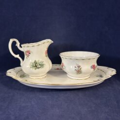 Royal Albert 'Flower of the month' series roomstel met suikerbakje en roomkan, onderschaal  26 x 15 cm