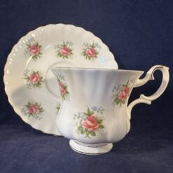 Royal Albert 'Forget-me-not-rose' dameskop en schotel