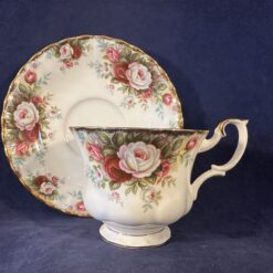 Royal Albert 'Celebration' dameskop en schotel