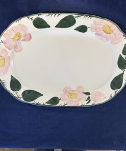 Villeroy en Boch 'Wild Rose' vleesschaal 39,8 x 27 cm.