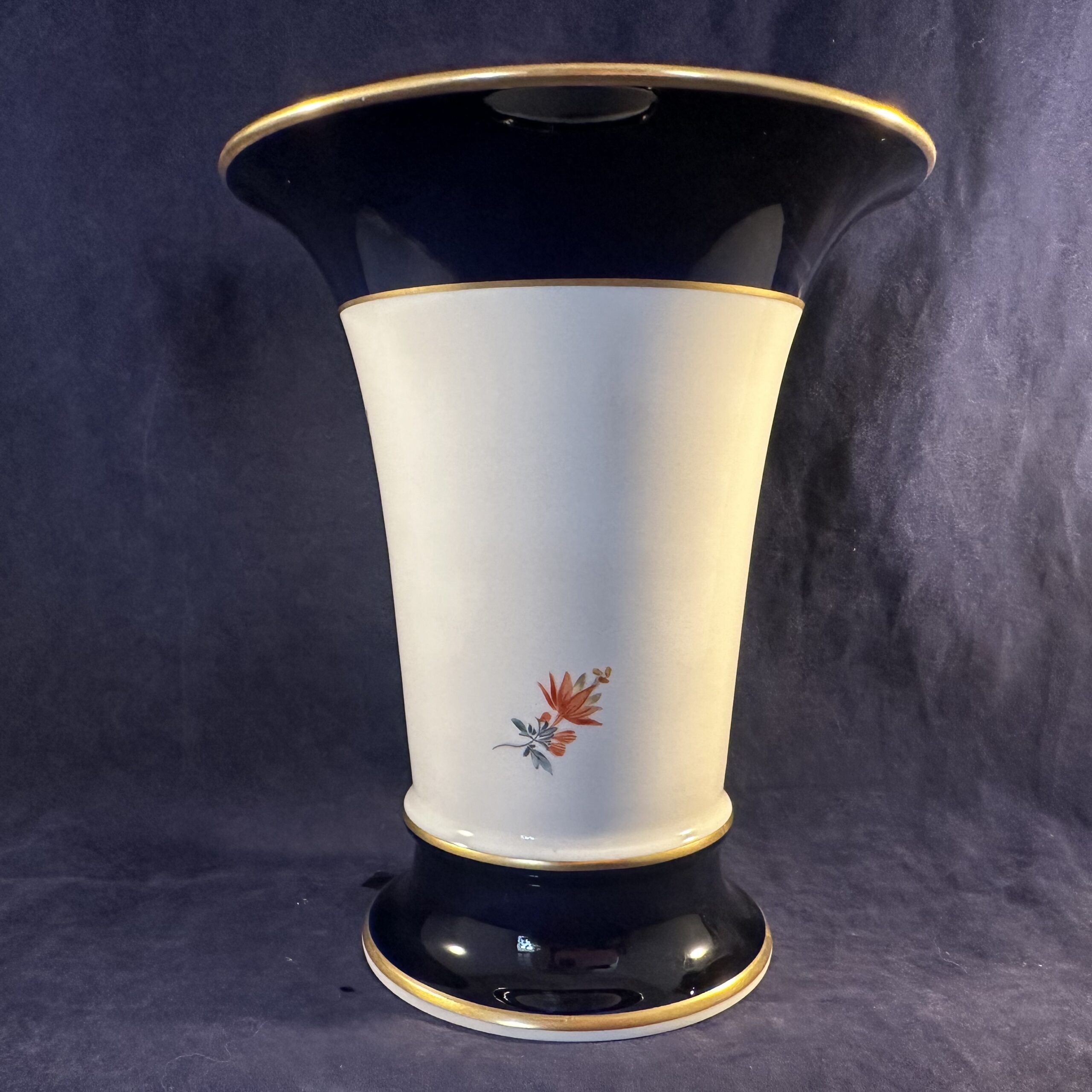 Meissen vaas hoog 16,5 cm Ø 14 cm, cobalt met strooibloemen en gouden rand - Afbeelding 5