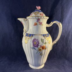 KPM 'Berlin Rocaille Breslauer Stadtschloss' koffiepot hoog 23,5 cm, inhoud 900 cc