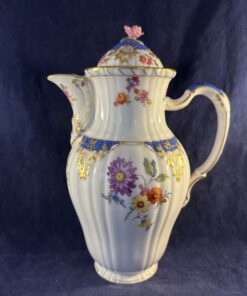 KPM 'Berlin Rocaille Breslauer Stadtschloss' koffiepot hoog 23,5 cm, inhoud 900 cc