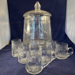 Kristallen geslepen bowlschaal met deksel met 8 glazen met oor hoog 32 cm, Ø 20 cm