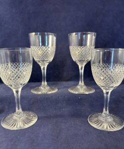 Set van 5 kristallen bitterglazen ruitslijpsel hoog 11 cm, Ø 5 cm.