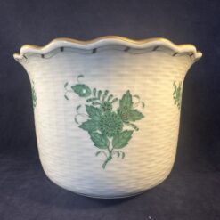 Herend Apponyi groen cachepot met wicker patroon, hoog 11 cm, Ø 15 cm. nr. 7303 'net weave'