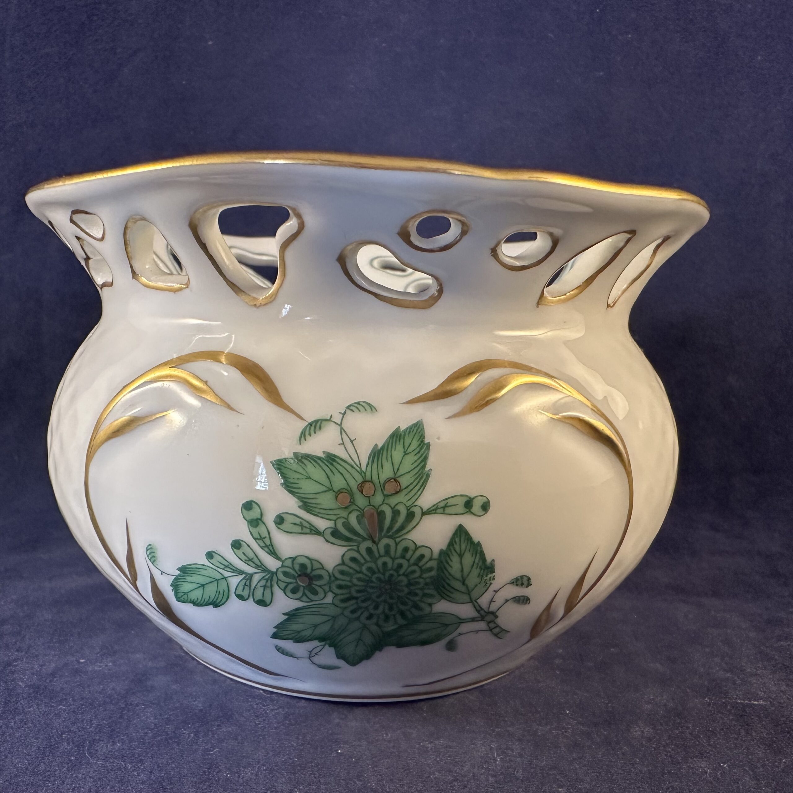 Herend Apponyi groen cachepot met opengewerkte rand 7248 hoog 6,6 cm Ø 9,4 cm (wicker patroon)