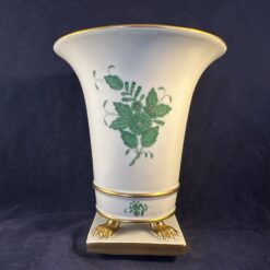 Herend Apponyi groen vaas op pootjes, hoog 17,5 cm Ø 15 cm, nr. 6433 AV