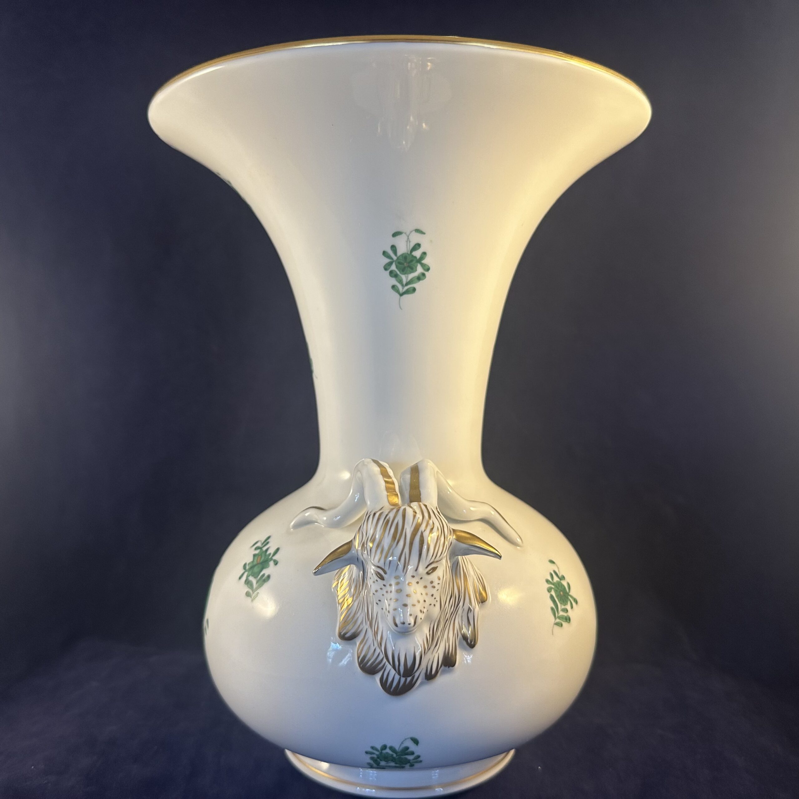 Herend Apponyi groen vaas met twee ramskoppen hoog 26 cm Ø 19,5 cm, nr. 6657 AV - Afbeelding 5