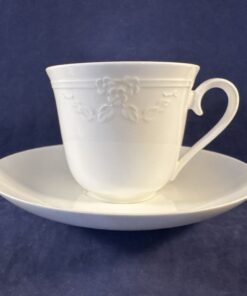 Villeroy & Boch 'Fiori Weiss'koffiekop en schotel Ø 8 cm hoog 7 cm.