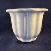 Delfts wit cachepot op voet Ø 18 cm, hoog 13,8 cm