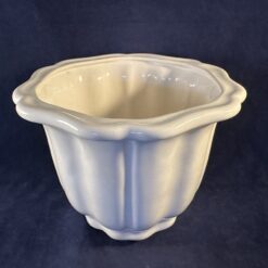 Delfts wit cachepot op voet Ø 18 cm, hoog 13,8 cm - Afbeelding 3