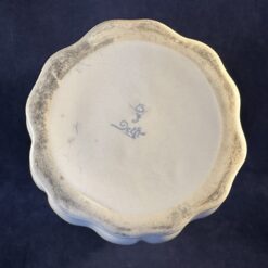 Delfts wit cachepot op voet Ø 18 cm, hoog 13,8 cm - Afbeelding 2