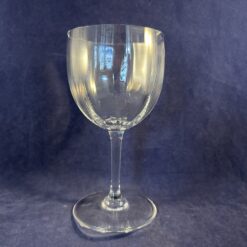 Baccarat 'Montaigne optic' groot wijnglas hoog 16 cm Ø 8,2 cm.
