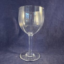 Baccarat 'Montaigne optic' wijnglas hoog 14,5 cm Ø 7,5 cm.