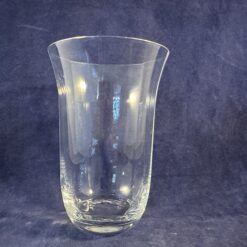 Baccarat 'Montaigne optic' waterglas hoog 11,7 cm Ø 8 cm.