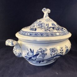 Hutschenreuther zwiebelmuster ovale dekschaal Ø 18 x 28,5 cm hoog 19 cm.