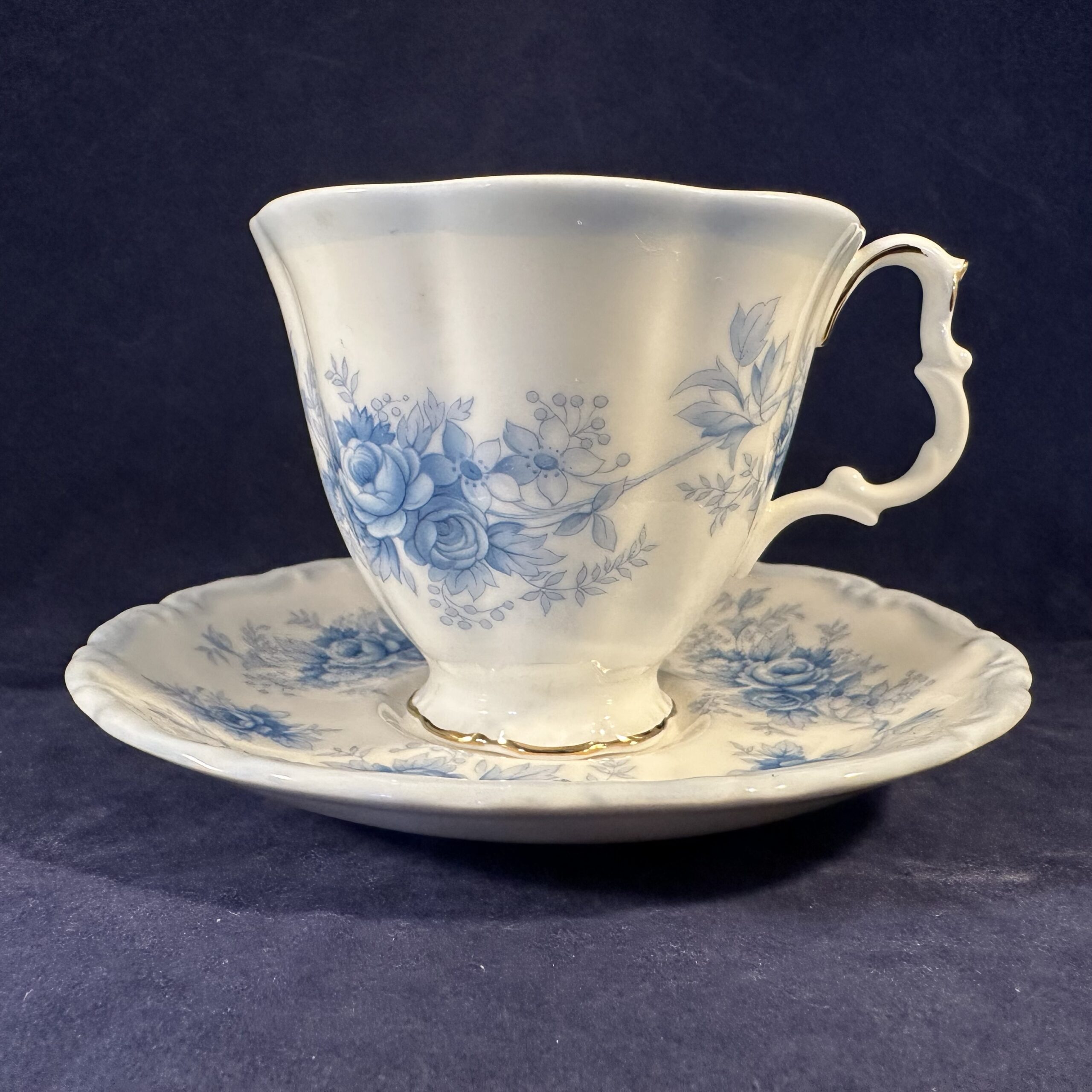 Royal Albert 'Tiffany' dameskop en schotel, Ø kopje 7,7 cm, hoog 6,5 cm