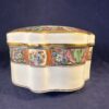 Limoges Haviland theedoos / dekseldoos Ø 13 cm, hoog 7 cm.