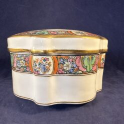 Limoges Haviland theedoos / dekseldoos Ø 13 cm, hoog 7 cm.