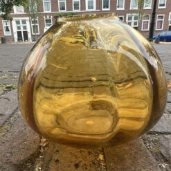 Vaas Mira nr. 3 W.J. Roozendaal Kristalunie Maastricht, hoog 13,5 cm, amberkleurig. (1931)
