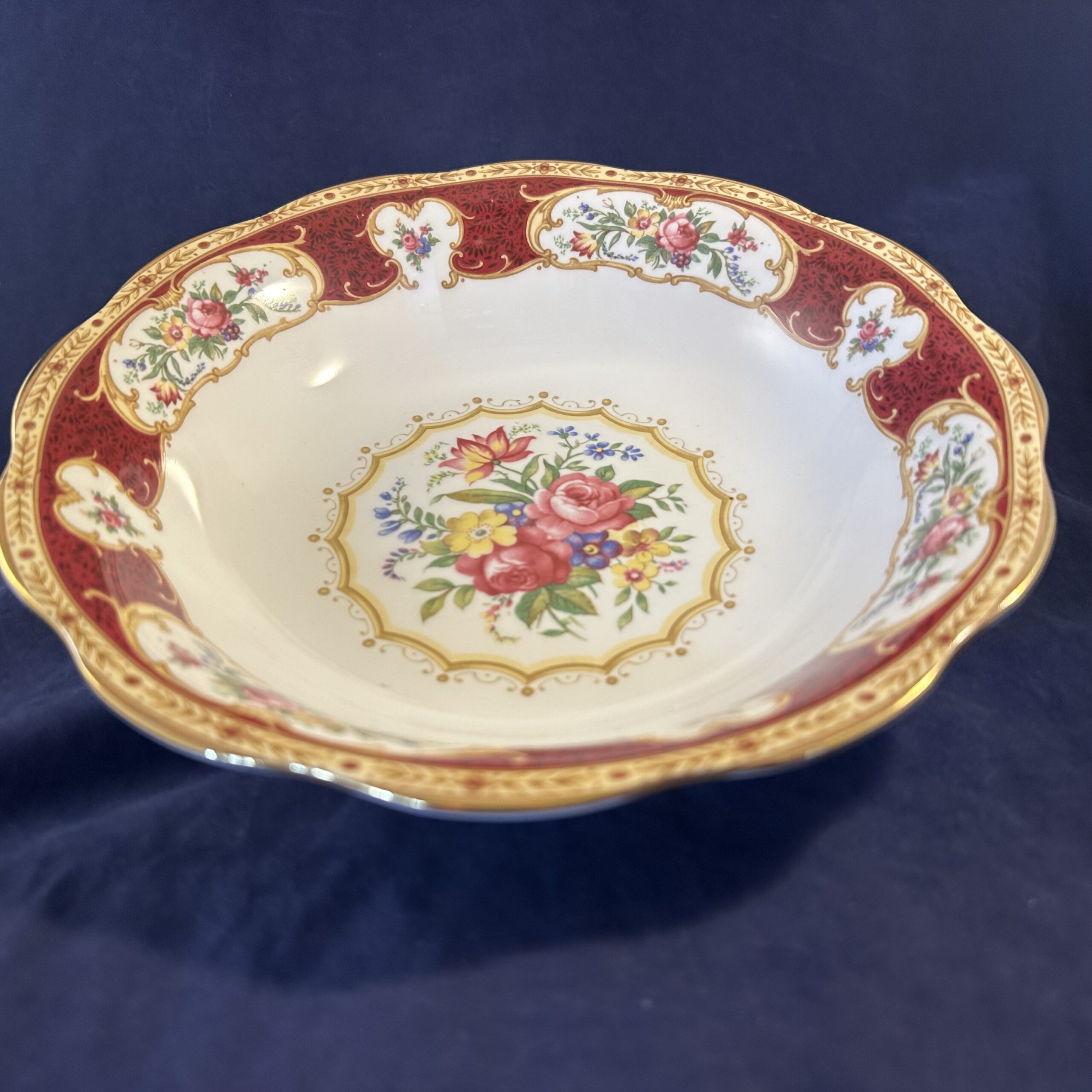 Royal Albert 'Lady Hamilton' slaschaal Ø 24 cm hoog 5,5 cm