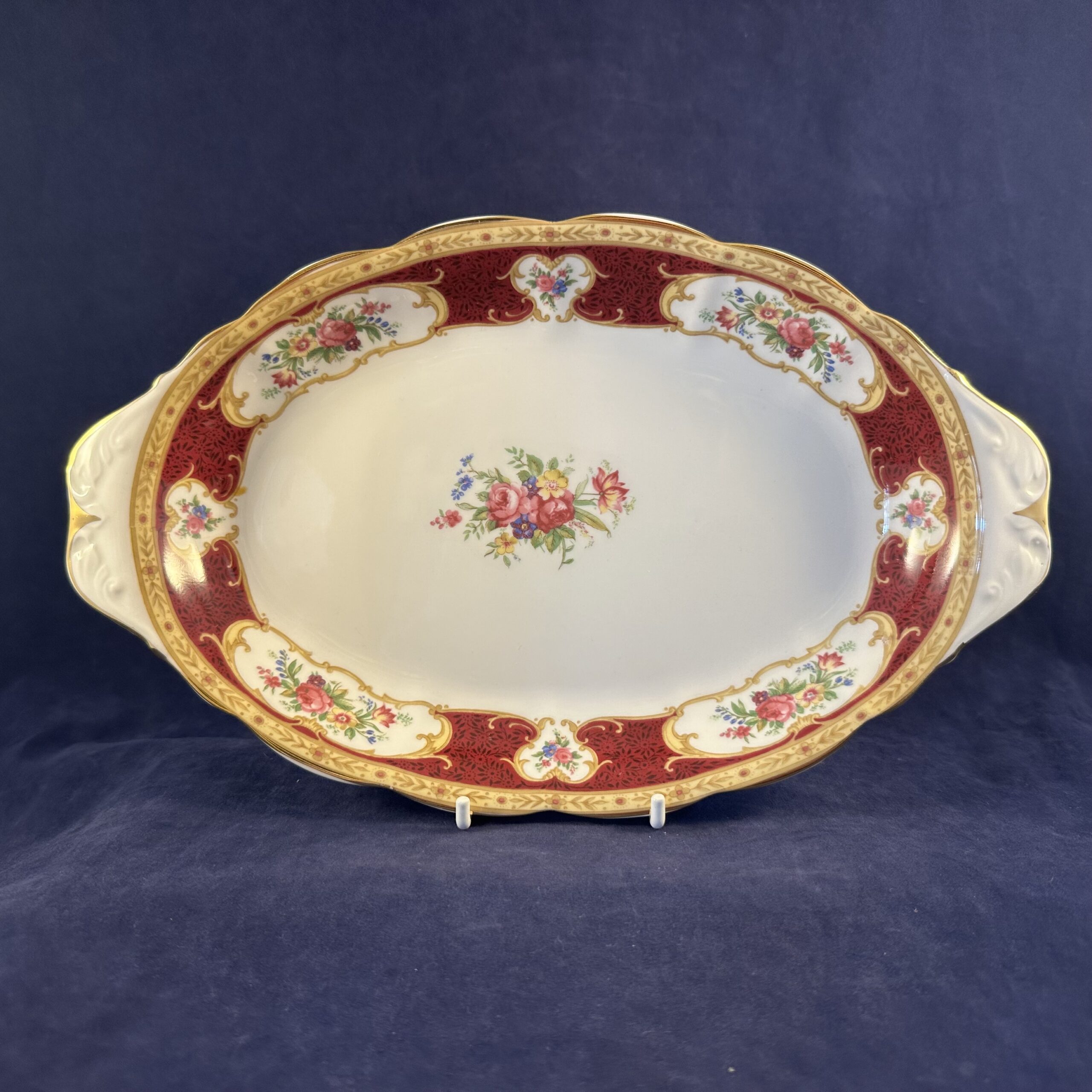 Royal Albert 'Lady Hamilton' zuurschaal/ vleeswarenschaal Ø 26 x 16 cm.