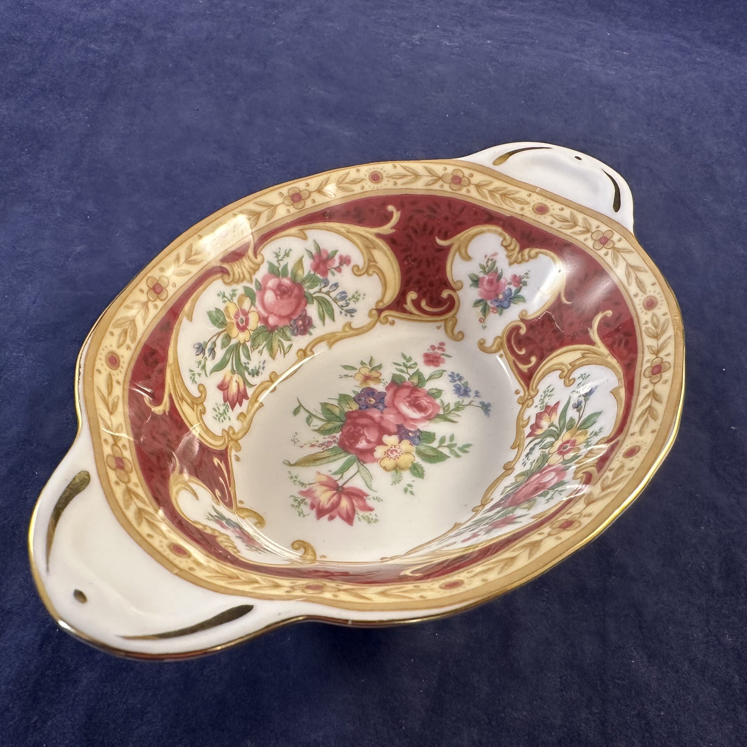 Royal Albert 'Lady Hamilton' bonbonschaaltje met oortjes Ø 14,5 x 9,5 cm - Afbeelding 4