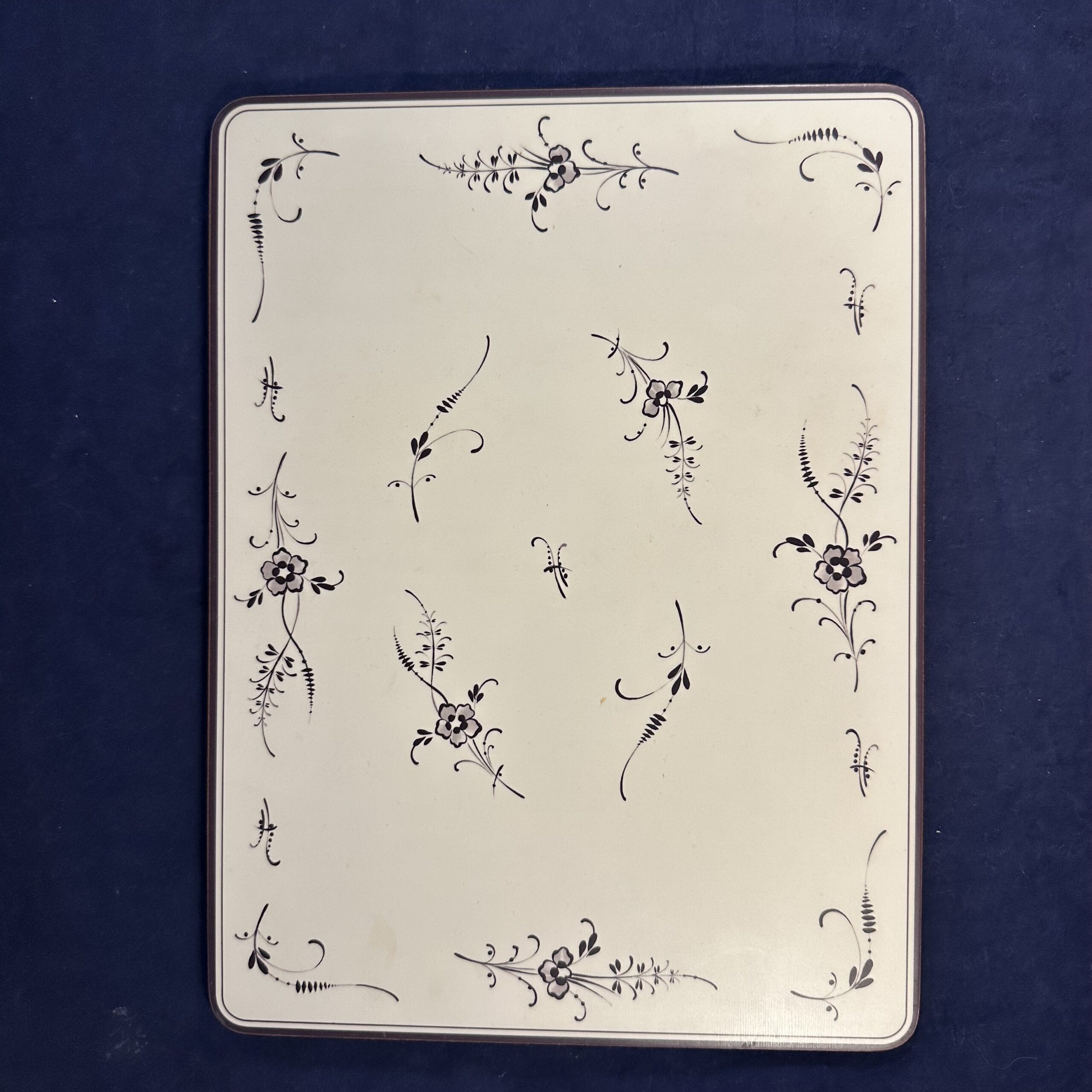 Villeroy & Boch Vieux Luxembourg harde placemat van kurk 22,7 x 30,5 cm.