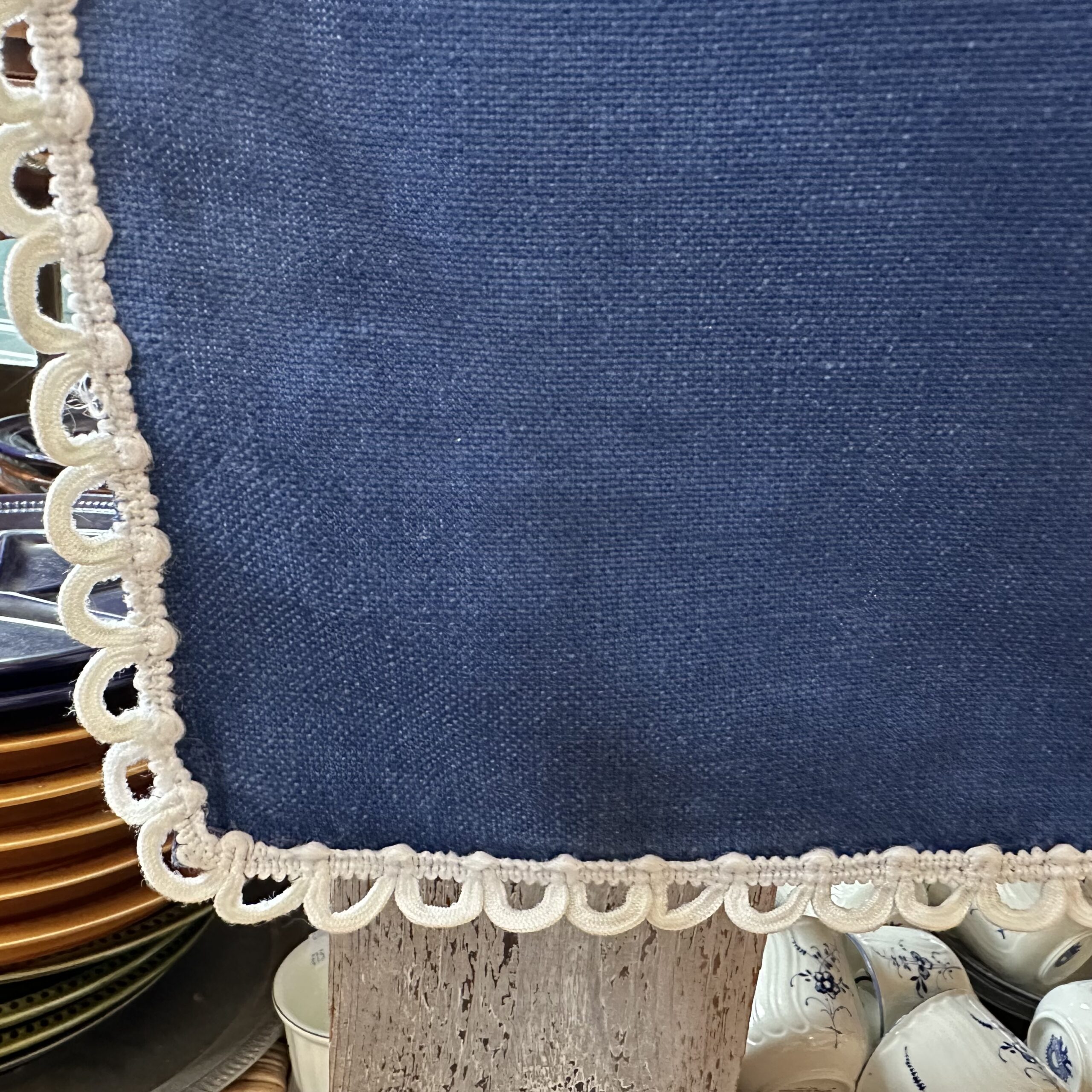 Kobaltblauw tafelkleed met witte aangezette rand 250/130 cm. - Afbeelding 4