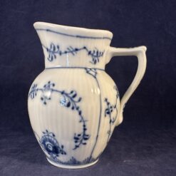 Royal Copenhagen Blue Fluted/ Musselmalet roomkan Ø 5 x 5,5 cm, hoog 10 cm. - Afbeelding 4