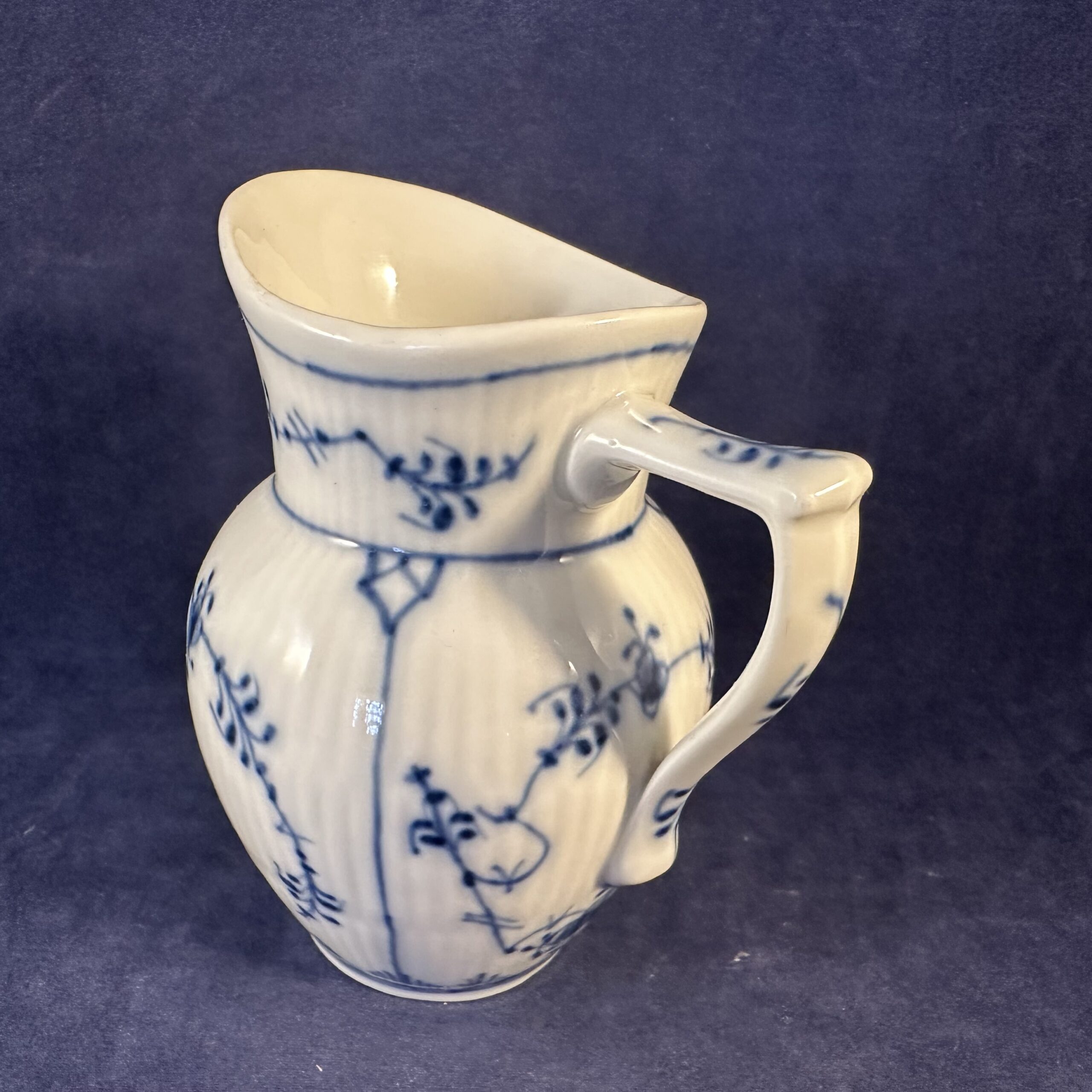 Royal Copenhagen Blue Fluted/ Musselmalet roomkan Ø 5 x 5,5 cm, hoog 10 cm.