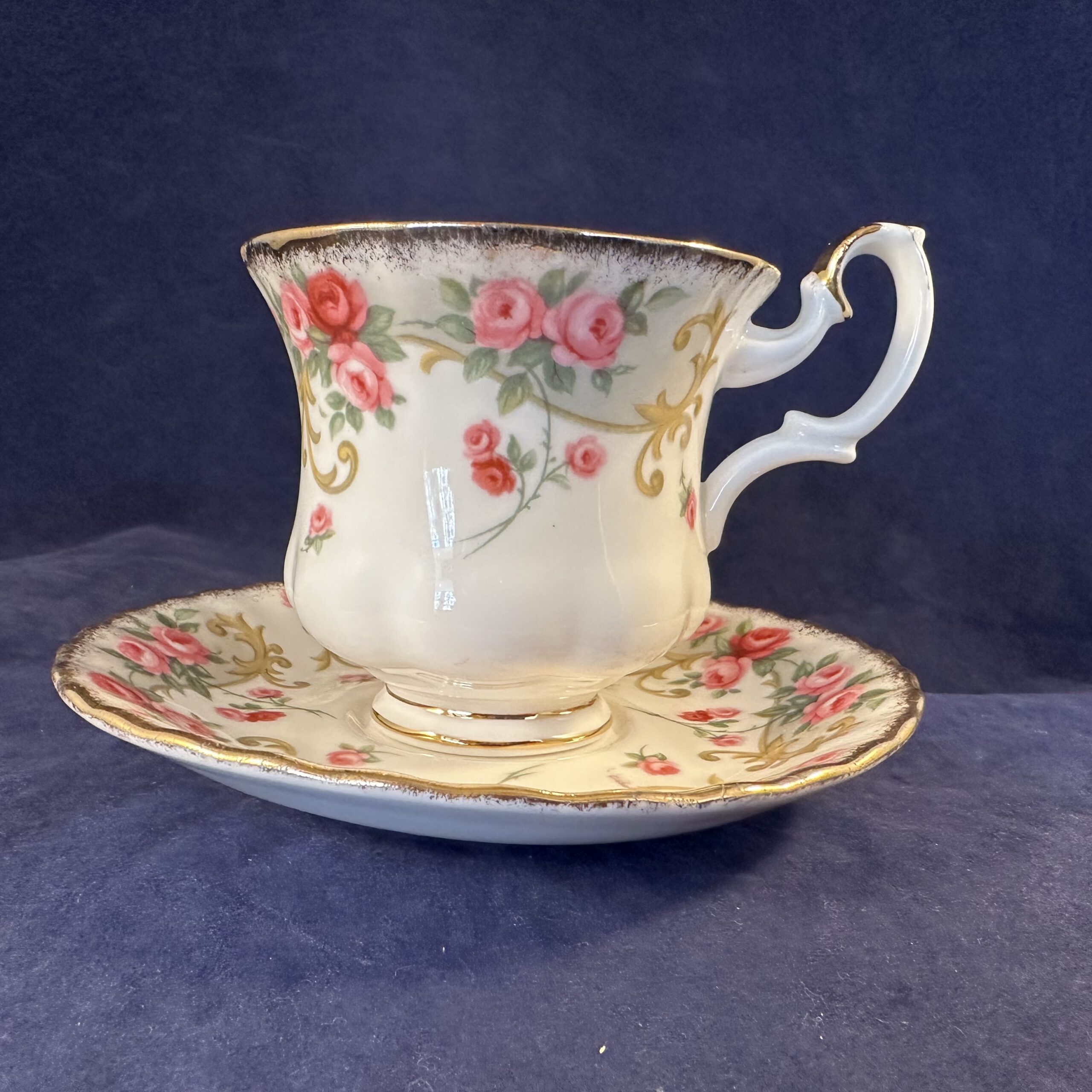 Royal Albert 'Sheraton series' 'Rosemary' dameskop en schotel Ø kop 7,5 cm hoog 7,4 cm