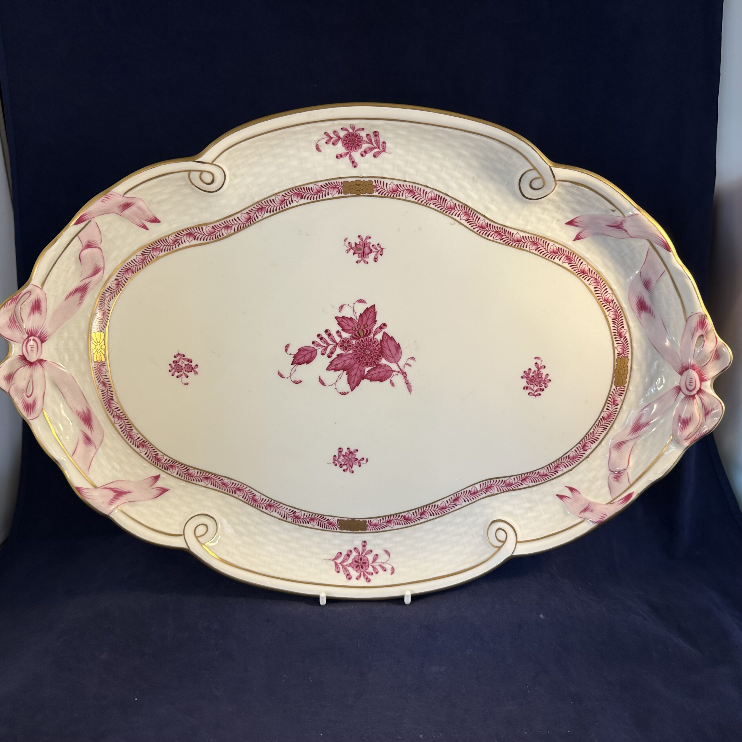 Herend Apponyi roze grote ovale presenteerschaal met strikken nr. 400 AOG 28,5 x 40,5 cm. - Afbeelding 3