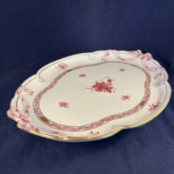 Herend Apponyi roze grote ovale presenteerschaal met strikken nr. 400 AOG 28,5 x 40,5 cm.