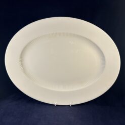 Wedgwood 'Galaxie White' ovale vleesschaal / presenteer schaal 38,8 x 29,7 cm
