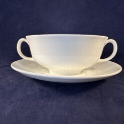 Wedgwood 'Galaxie White' soepkom met schotel Ø 12 cm, hoog 5,3 cm.