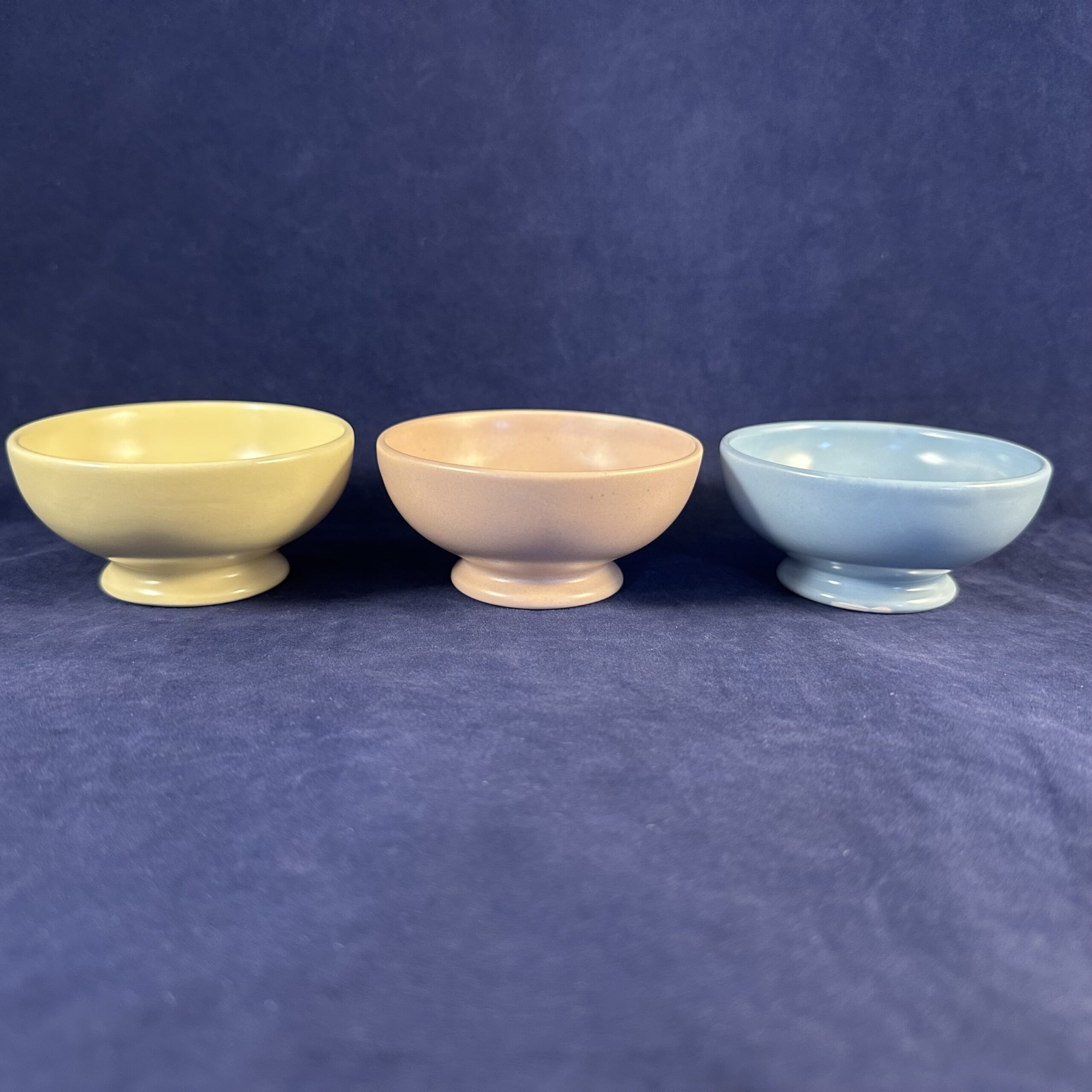 Flora plateel Gouda set van 3 matte pastelkleurige bakjes Ø 7,5 cm hoog 3,8 cm