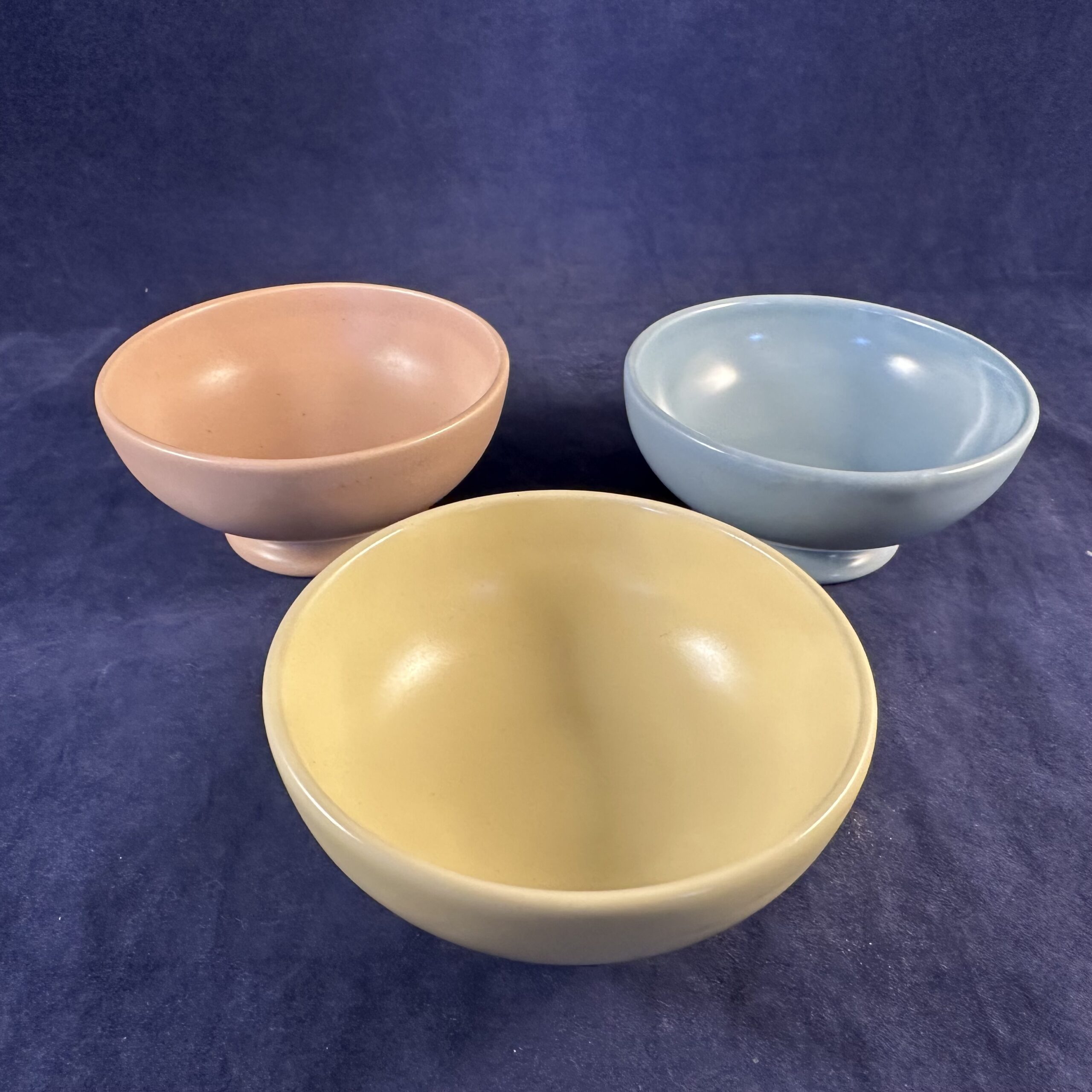 Flora plateel Gouda set van 3 matte pastelkleurige bakjes Ø 7,5 cm hoog 3,8 cm - Afbeelding 2