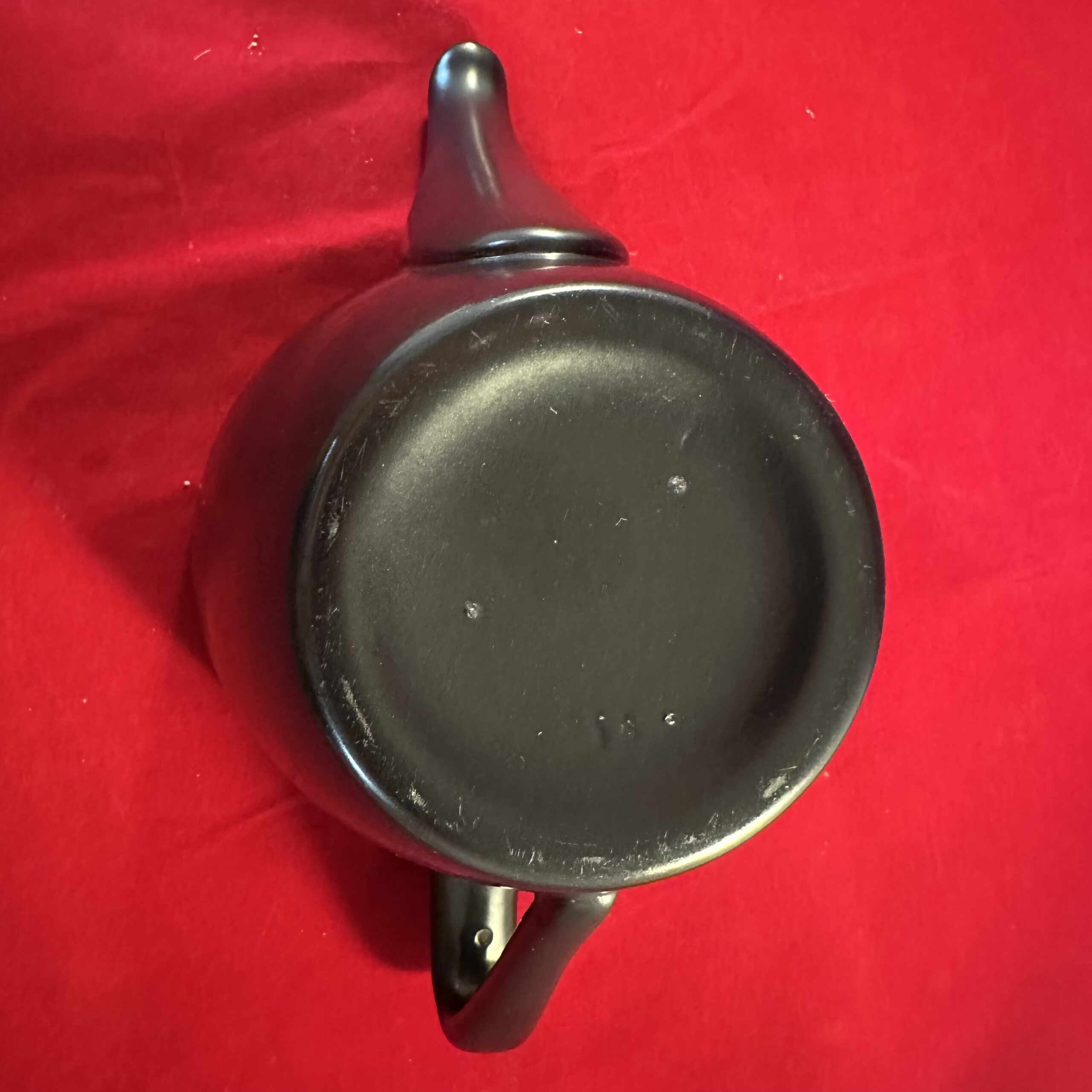 Regina plateel Gouda mat zwarte theepot 'Black Princess' ontworpen door Floris Meydam. Inhoud 1 liter. - Afbeelding 5